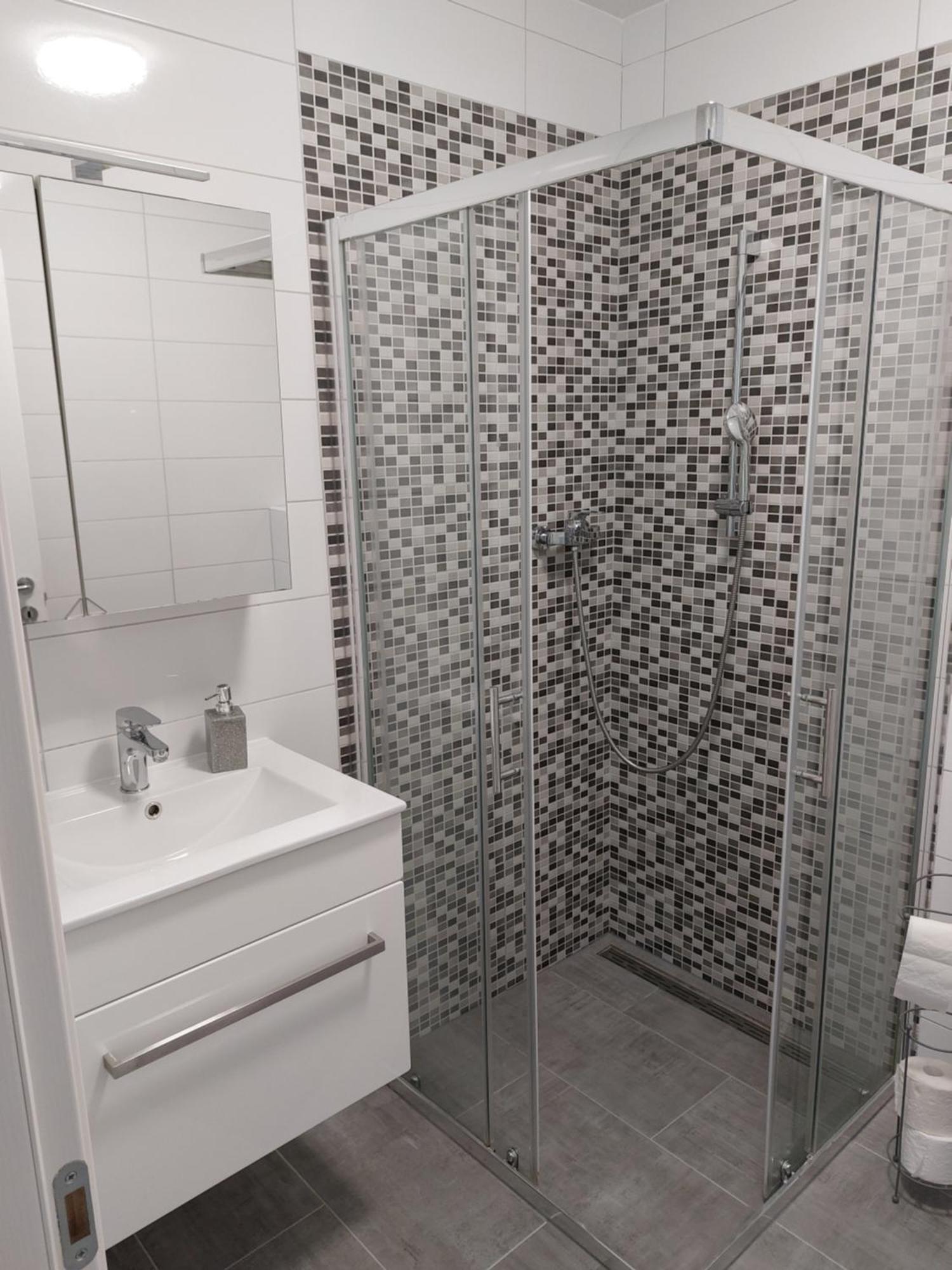 Two Bedroom Apartment Кастав Екстер'єр фото
